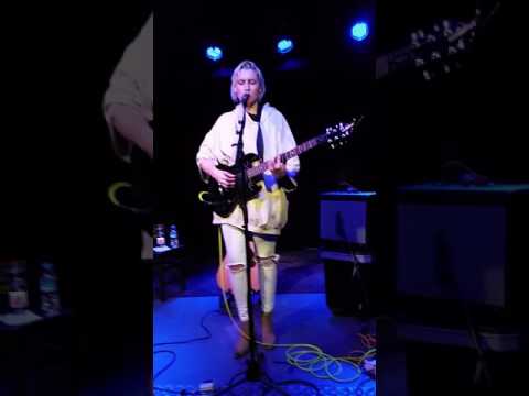 Sarah Jaffe "The Way Sound Leaves A Room"  Hannover Lux 09 11 2016