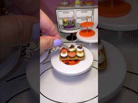 Reese's Cupcakes 🧁 Mini Verse Hershey's Multipack! #unboxing #miniversemakeitminifood #reeses