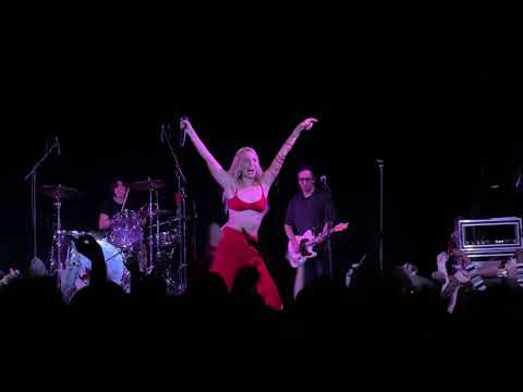 Maude Latour - XOXO (Live from Racket)