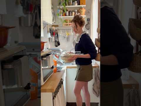 Let’s make pistachio & raspberry macarons 💕🍀 #paris #baking #recipe #macaron #dessert #desserts