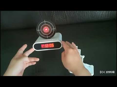 Часы-будильник с мишенью и пистолетом Sharper Image Laser Target Alarm Clock / Будильник-мишень