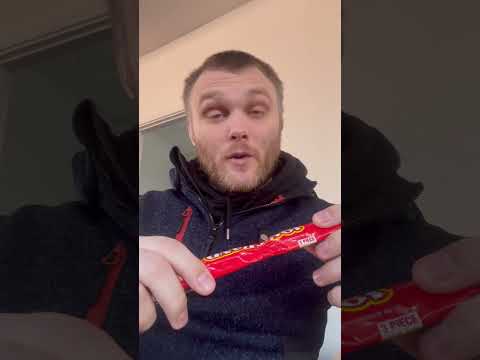 Trying the 100 grand chocolate bar similar to a toffee crisp that we get here uk #100grand