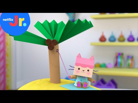Paper Fan Craft DIY for Summer Cooling 🌴 Gabby's Dollhouse | Netflix Jr