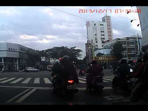 20131217072331 Desastre de veículo rodoviário étnico em Kaohsiung Dashun Road