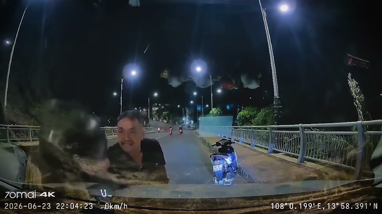 BUỒN CHUYỆN GIA ĐÌNH, NGƯỜI ĐÀN ÔNG GÂY RỐI GIAO THÔNG SUỐT ĐÊM