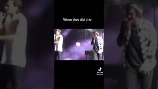 harry and louis singing a duet in Little Black Dress and power strutting down the walkway 👯‍♂️