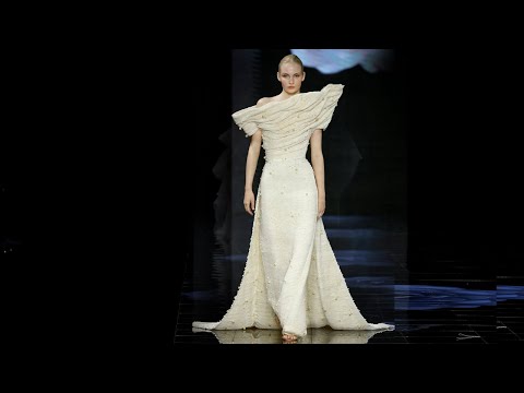 Isabel Sanchís Bridal Spring 2024 | Barcelona Bridal Fashion Week