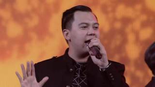 Chandra Liow feat. DEVINAUREEL, Eka Gustiwana @ YouTube FanFest Indonesia 2016