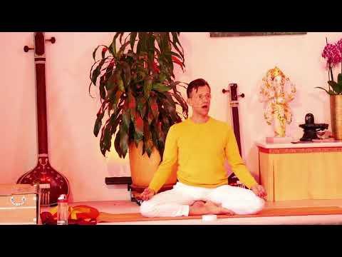 YOGA Mittelstufe "Im Gleichgewicht" - Yoga Vidya Ashram Live - 16:15 Uhr 21.09.2021