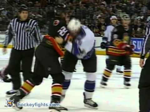 Jeff Cowan vs Chris Kelly