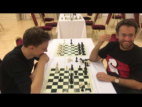 Levon Aronian und Dennis Wagner analysieren