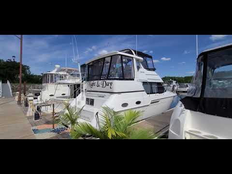 Carver 356 Motor Yacht, Walk Around