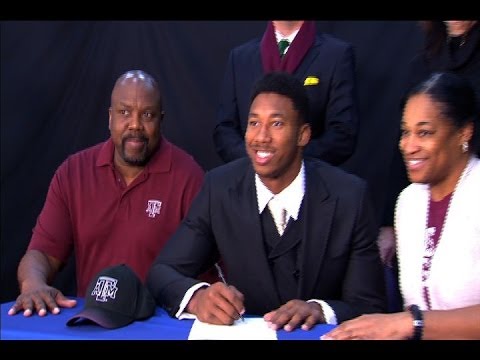 Myles Garrett - Arlington Martin Defensive End - Highlights/Interview