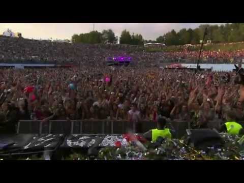 Pryda & Empire Of The Sun - We are the Mirage / Tomorrowland 2011 Official