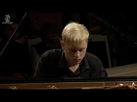 Alexander Malofeev Plays Tchaikovsky The Nutcracker - Pas de deux