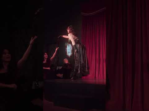 Evana De Lune - Burlesque Performer - Melbourne