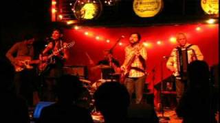 Y La Bamba "Winter Skin"