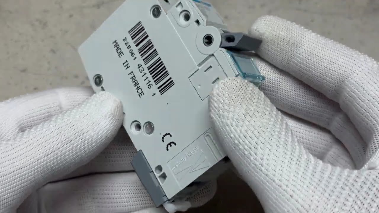 Автоматичний вимикач  Hager MCN120 С 1p 20А