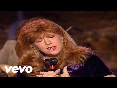 Bill & Gloria Gaither - Go Rest High On That Mountain [Live]