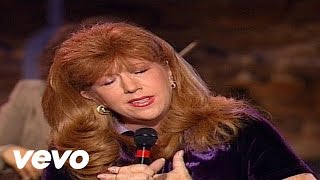 Bill &amp; Gloria Gaither - Go Rest High On That Mountain [Live]