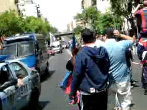 "Caravana a la quema!!" Barra: La Gloriosa Butteler • Club: San Lorenzo