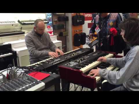 HAMMOND ORGAN SK SERIES - 