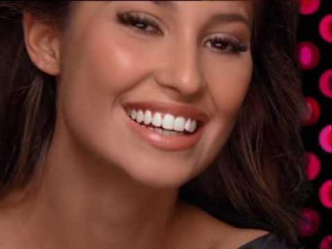 Реклама Avon 2007 Mousse Lipstick