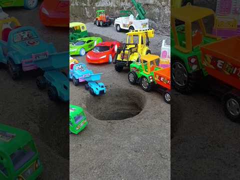 Truck pushes mini jcb pit into near 05#jcbjcb #jcbvideo #jcb #virelvideo