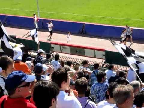 ASCOLI-TRIESTINA 3-0 - Applausi finali - 42a g.ta serie B 2010-11