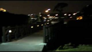 preview picture of video 'SANY0032 夜騎竹圍碼頭附近欣賞淡水河璀璨的江樓夜景2'