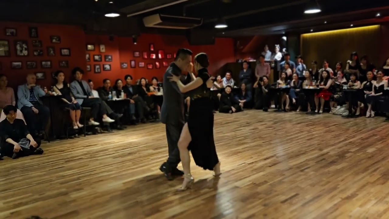 Video thumbnail for 로까 Milonga Loca In Seoul @ Ocho ,Saturday Hoi-Shan Leung y 백옥기 ll