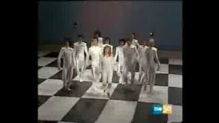 Yuri Este amor no se toca vivo