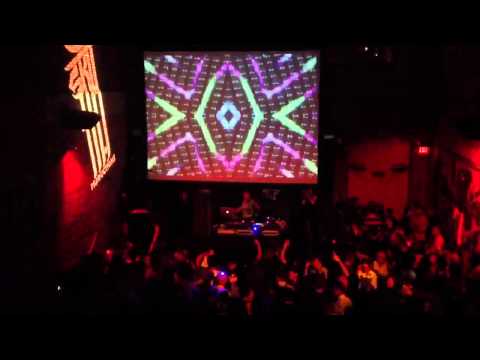 DJ Z-TRIP @Nextdoor Honolulu Aug/24/12 pt 1 of 3