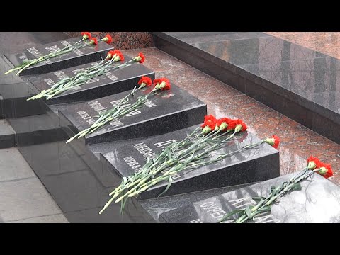 Вахту памяти у мемориала "Вечный огонь" будут нести 80 дней учащиеся кадетских и военных классов Гомеля видео