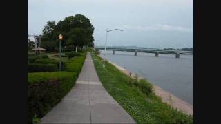 preview picture of video 'Bicycling along the Susquehanna River in Harrisburg PA 2010'