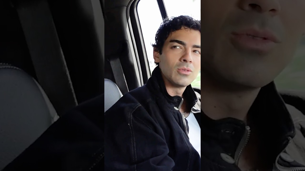 Jonas Brothers - Waffle House