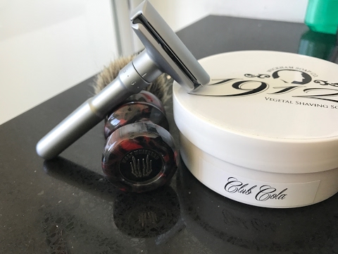 Wolf Whiskers and Merkur Futur Head Shave review!!!