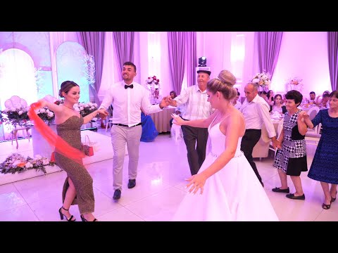 Ardhja e Krushqeve & Vallja me Çiftin - Valbona Hekurani ,Coli Shani , K. Drini ( Elton & Klevisa )