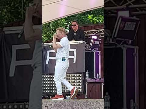 Ressu Redford- Kato Mitä Sä teit