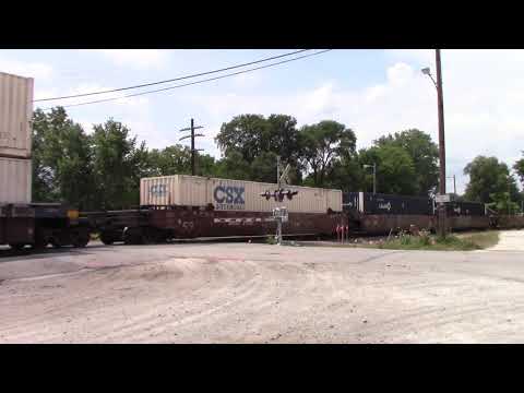 Q150 Crossing Poplar St