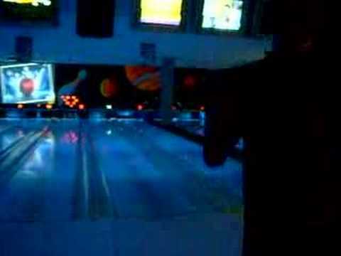 Thiagão in bowling