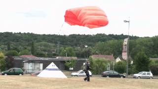 preview picture of video 'Parachutiste 2011 LFTA Full HD'