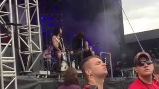 Download lagu Asking Alexandria - Here I Am @ Rock on the Range (May 20, 2016) mp3