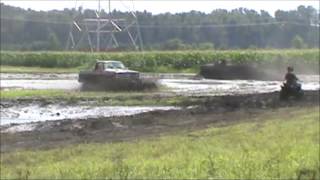 preview picture of video 'Checker Flag Chevrolet Pickup Tearin Through the Mud @ Wood County 4 Wheelers 7-20-2013'