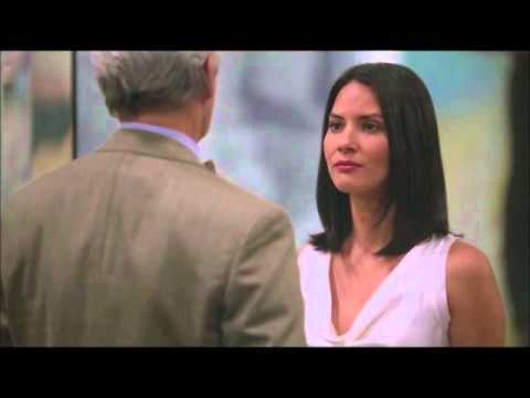 Newsroom 2x01 - Sloan Sabbith: "I make nerds look good."