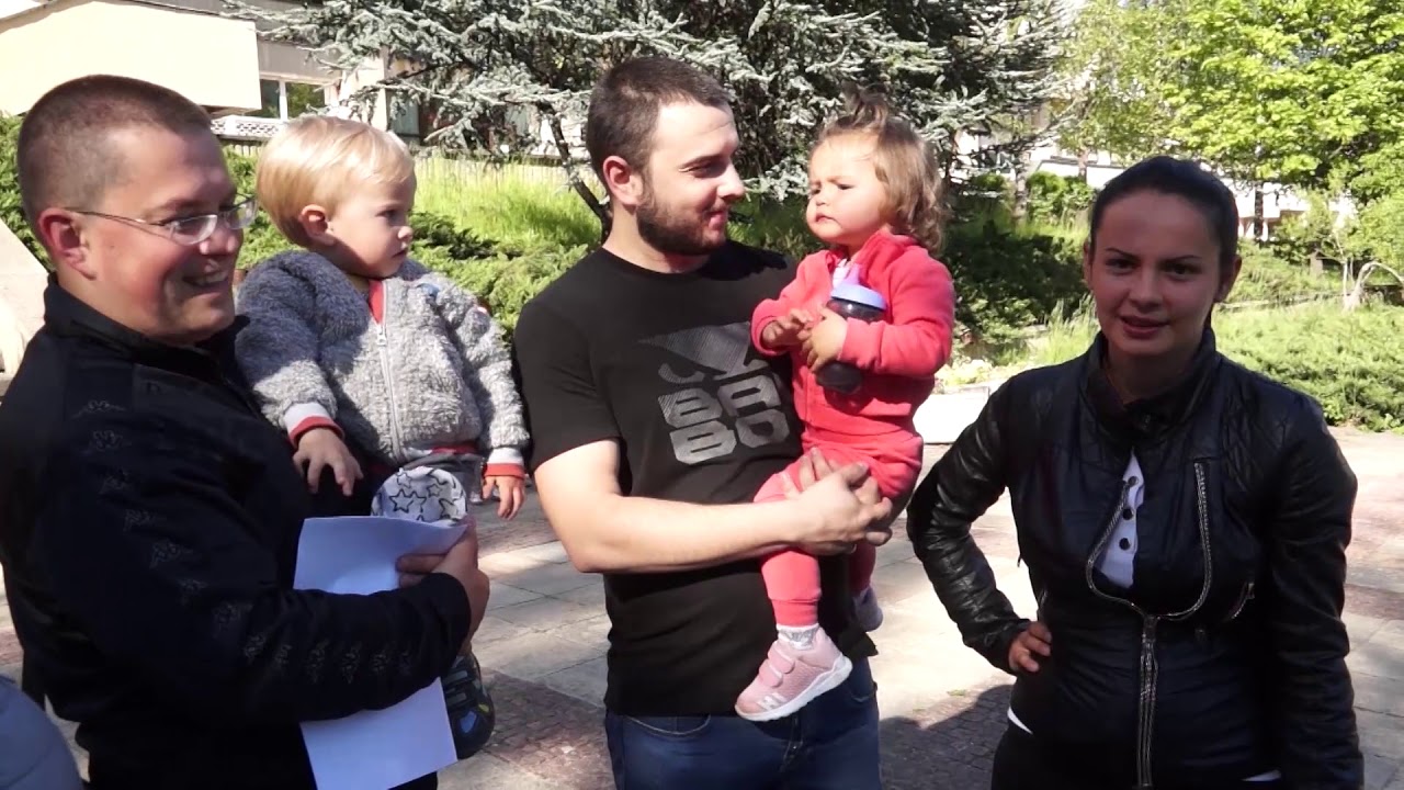 Майки от Смолянско отново на протест срещу стратегията за детето