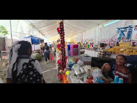 This is the seasonal Day of the Dead market in Acatlan De Osorio, Puebla, Mexico. Subscribe to th...