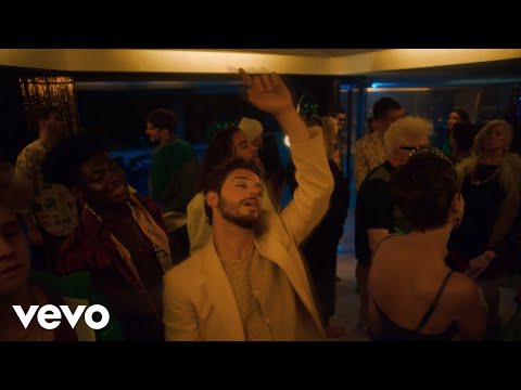 RUGGERO - Se Vive Solo Una Vida (Official Video)