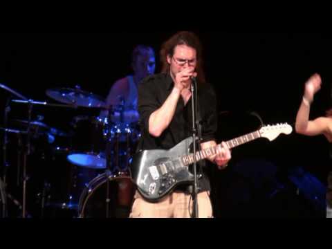 Kozy v korzetu - Feeling - Live in KC Zahrada (2010)