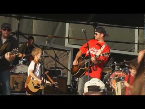 Wade Bowen and Boys debut at Reckless Kelly Softball Jam - Video by Photos by Hunter